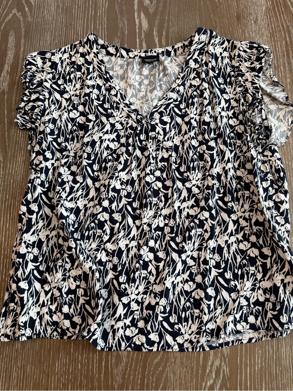 Jones New York Navy and White Floral V-Neck Blouse